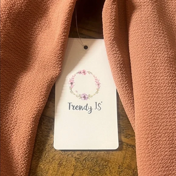 Women's Off-Shoulder Button-Up Top - Pink - Picture 3 of 7